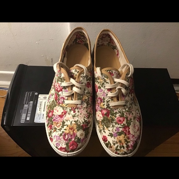 Shoes - Hotter sneakers. great Condition.